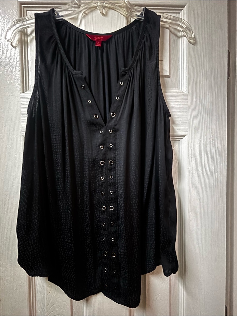 Jennifer Lopez Black Sleeveless Grommet-Front Tank Top